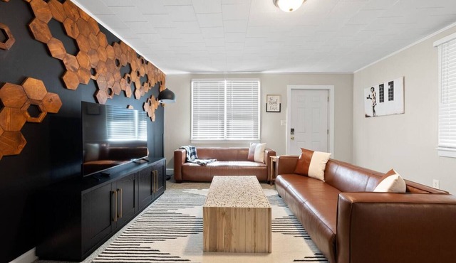 Cave City's Honeycomb Hideout