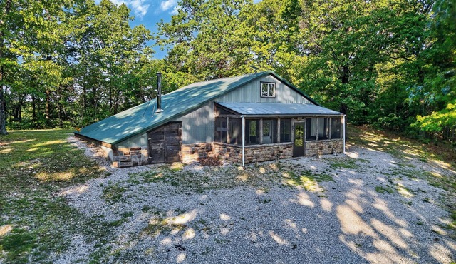 Cave Creek Cabin Private 75 Acre 1/4 mile Niangua Riverfront/Near Bennett Spring