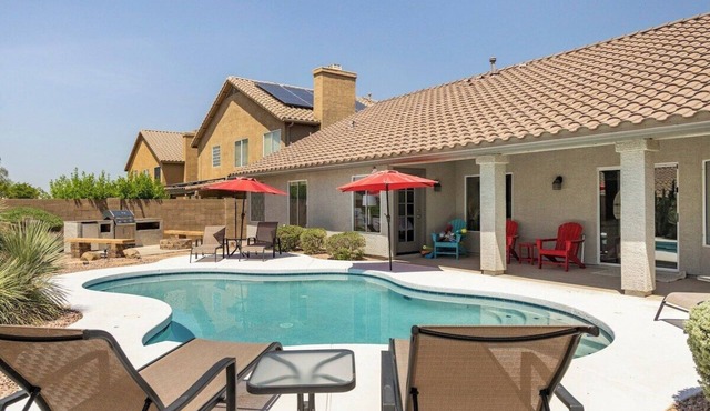 Cave Creek Gem: Heated Pool, Sleeps 8