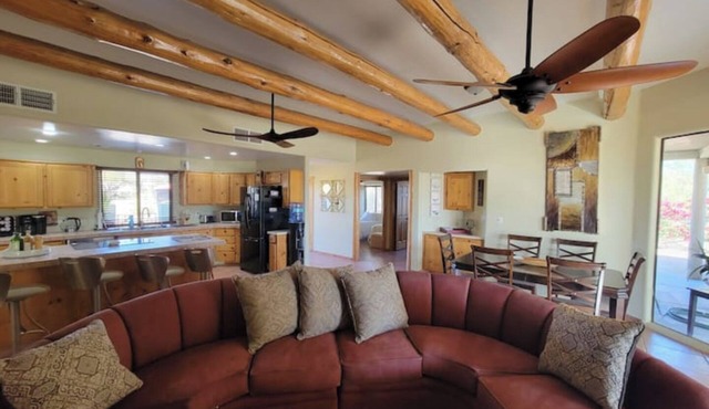 Cave Creek Southwest hospitality sleeps 12