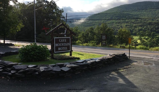 Cave Mountain Motel