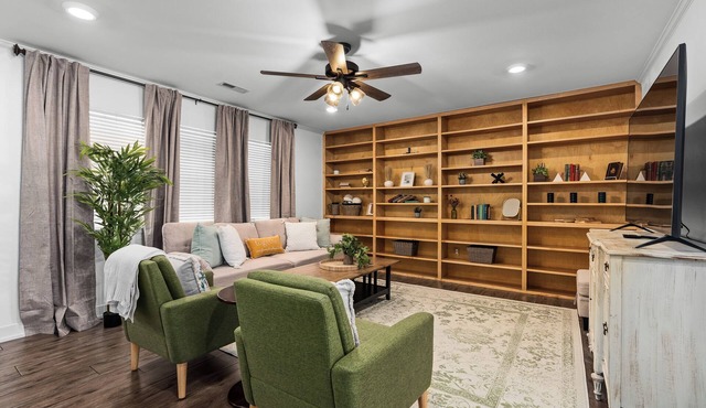 Cave Springs Country Home Close to Everything NWA Has to Offer