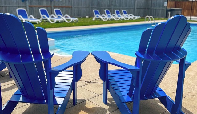 Cavendish Bosom Buddies Cottage Resort