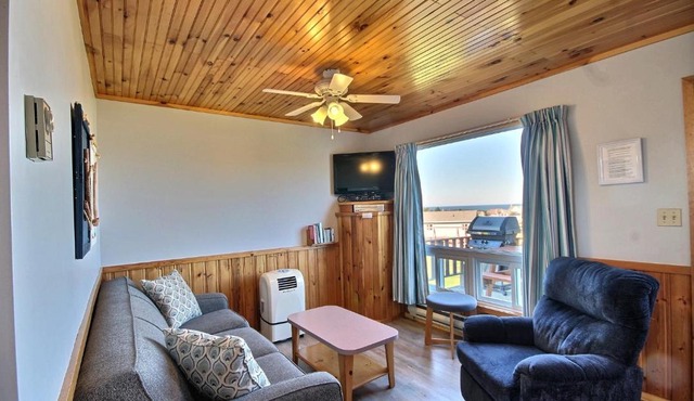 Cavendish Bosom Buddies Cottage Resort