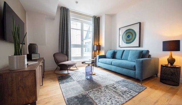 Cavendish Square, 4 stars, Gorgeous apartment close to the Champs-Elysées