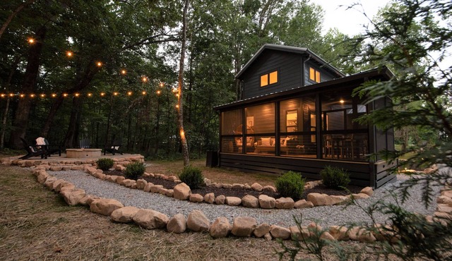 Caverns,Sewanee,Waterfall, Hikes : Basecamp Tiny
