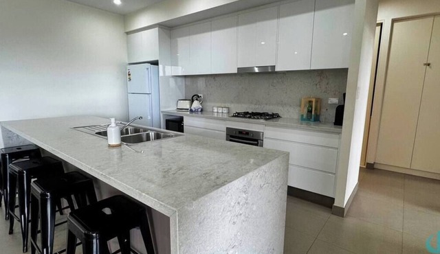 Caves Beach Retreat - close to beach and shops