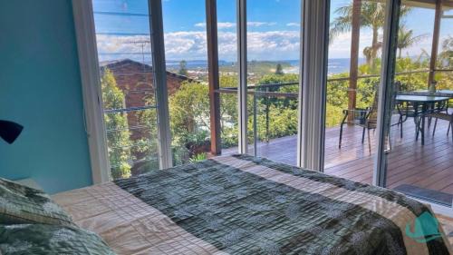 Caves Cottage - gorgeous 180 degree ocean views