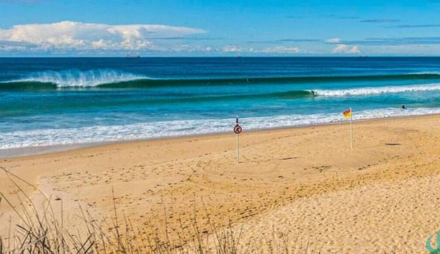 Caves Seascape Villa - stroll to shops and beach