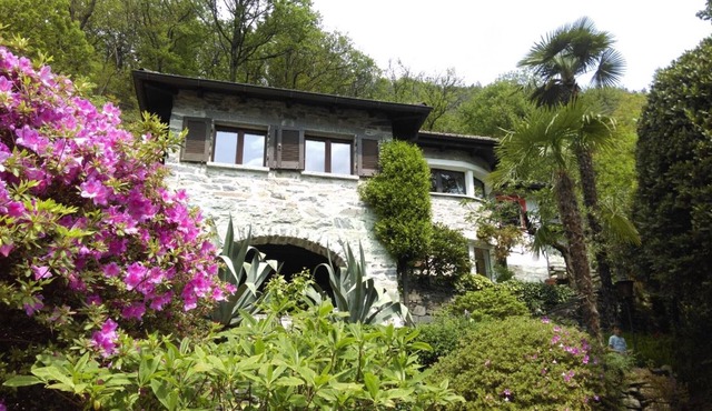 Cavigliano (near Verscio): Casa "Ilvea", detached Ticinese house with garden