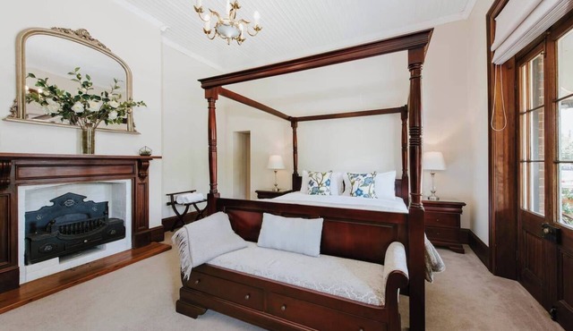 Cawarra on the Park Historic Mudgee Grandeur