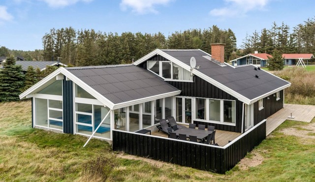 "Caya" - 750m from the sea by Interhome