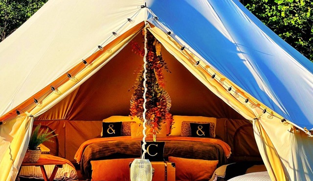 CAYO ~ RETREAT LUXURY BELL TENT GLAMPING WITH BESPOKE PRIVATE BATHROOM/WETROOMS