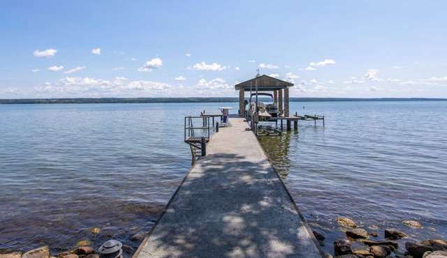 Cayuga Belle: Gorgeous Cayuga Lake Estate! Fabulous Views!
