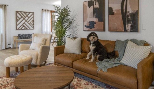 Cayuga Lake Bungalow Retreat | Sleeps 13 | Fire Pit | Pet Friendly | Ithaca