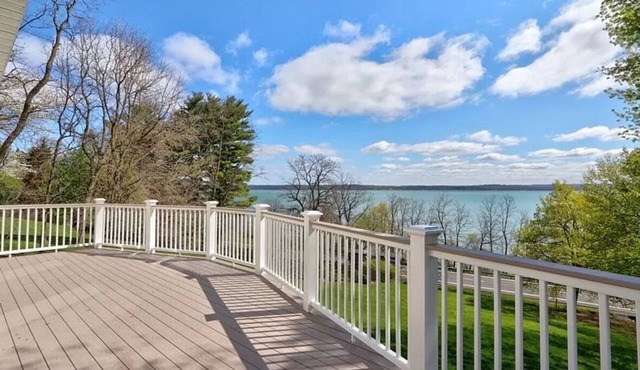 Cayuga Lake Escape! Private Dock on Wine Trail + Fire Pit. Great for Groups.
