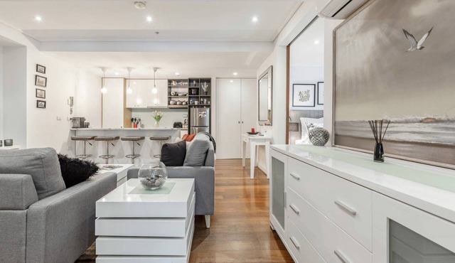 CBD Boutique Gem where Luxury and History Meet