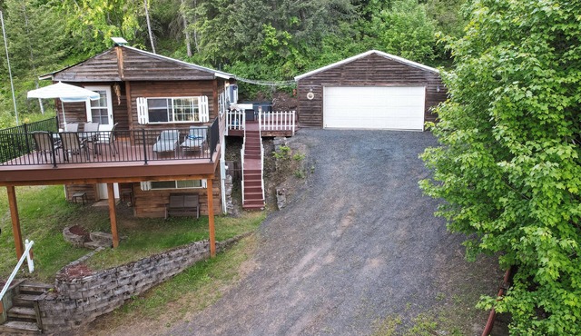 CDA Lake-Kayaks-Hot Tub-Boat Slip & More!