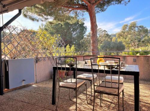 CE020-B023 Appartement 3 pièces cabine 6 couchages LE LAVANDOU