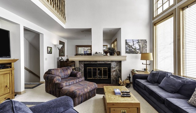 Cecret Mountain Lodge - ski-in/out to Snowbird