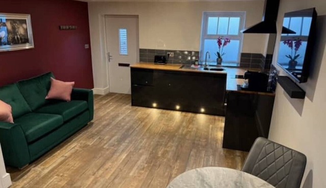 Cedar Barn - Nantwich with Hot Tub