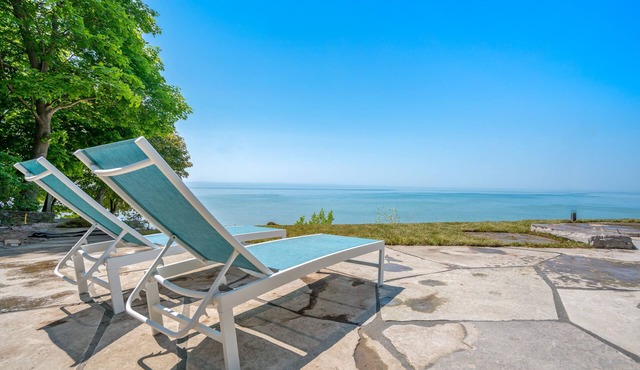 Cedar Bay Beachfront Paradise