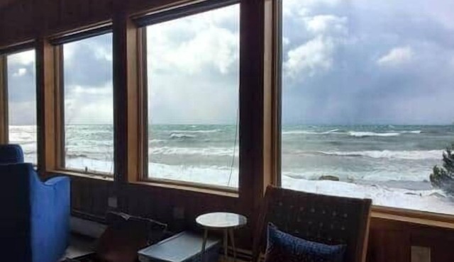 Cedar Bay - Front Row