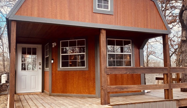 Cedar Bluff - Lemurs & Zebras, Private Hot Tub, Pet-Friendly