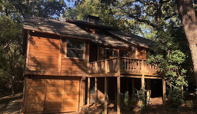 Cedar Cabin on Stilts with 2 decks in the Trees by Lake Lewisville