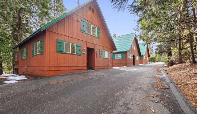 Cedar Cabin Riverfront Retreat with Deck & Breathtaking Views