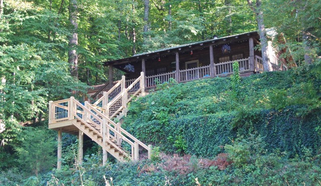 Cedar Cliff Cabin- Near Castle Ladyhawke, WCU!