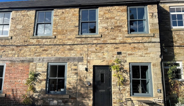 CEDAR COTTAGE, pet friendly, with open fire in Middleton-In-Teesdale
