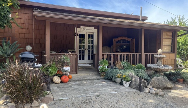 Cedar Cottage Retreat with Mountain View’s