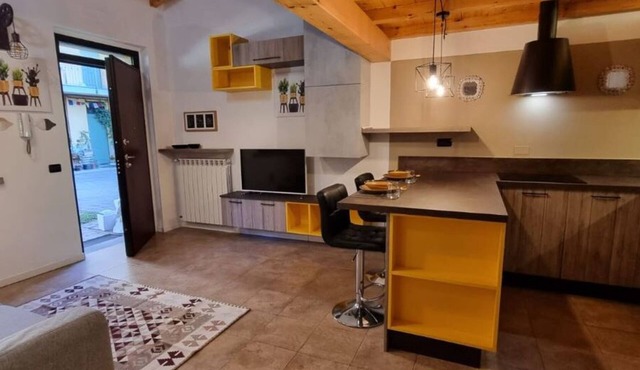 Cedar Court - Urban design and cozy quite apartment