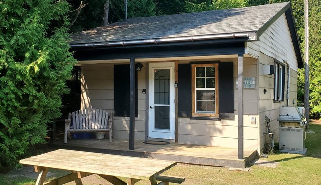 Cedar Cove Cabin Steps to Sauble Beach