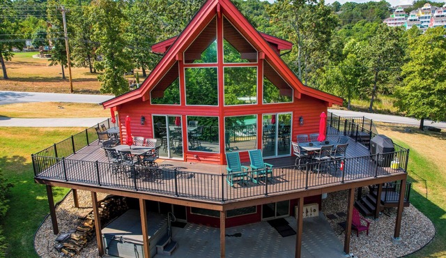 Cedar Cove -Private Lake Front + Hot Tub -5 min to Branson Strip -Dogs ok w/fee!
