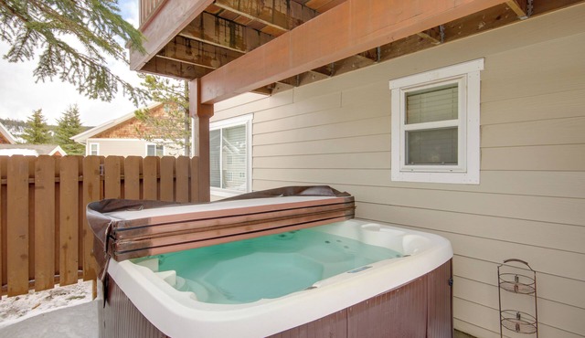 Cedar Creek Condo: Free Shuttle to Big Sky Resort!