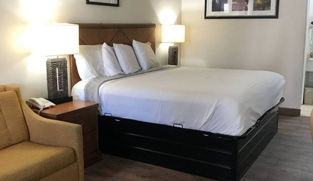 Cedar Creek Inn