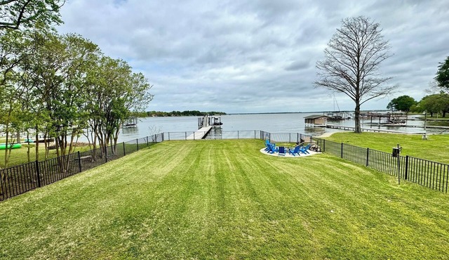Cedar Creek Lake Front Retreat, Cedar Creek Lake Front Retreat