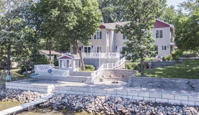CEDAR ESCAPE - Your Lake Home Away From Home