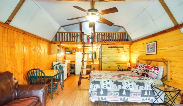 Cedar Falls Cabin 2: Family Getaway By Honey Creek