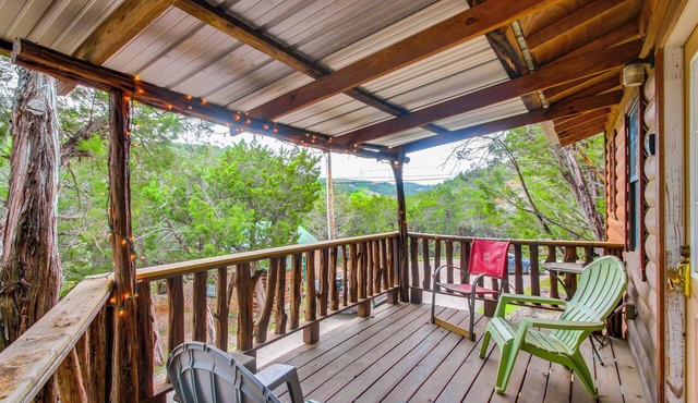 ‘Cedar Falls Cabins #6’: Hillside w/Views!