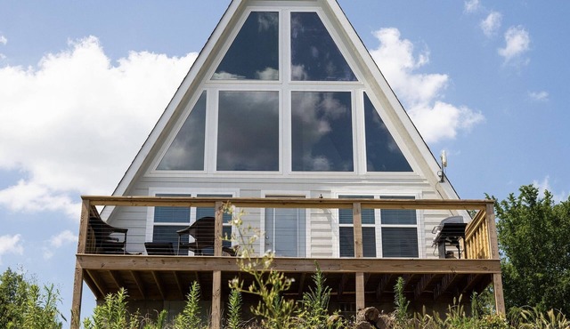 Cedar Falls Modern A-frame on Petit Jean Mountain