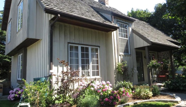 Cedar Gables Bed & Breakfast