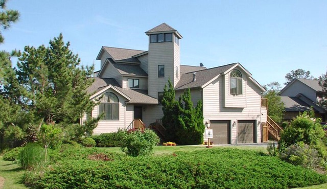 Cedar Gables-Private Pool, Hot Tub, Deep Water Pier & Dock