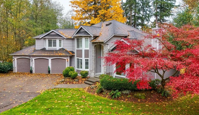 ‘Cedar Grove' Spacious Group Getaway in Snohomish