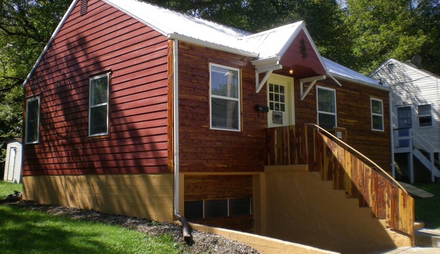 Cedar Haven Rolla - Relax in comfort close to downtown!