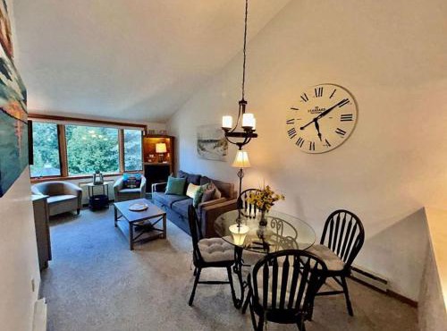 Cedar Haven Unit 202 by Simple Life Rentals