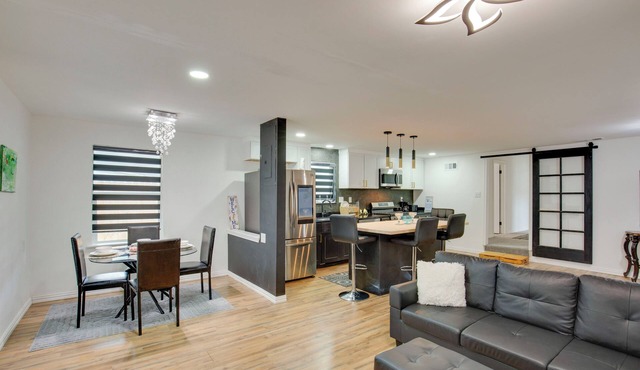 Cedar Hill Home w/Fenced Patio, Grill & Foosball!
