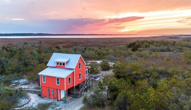 Cedar Island Beachfront Cottage